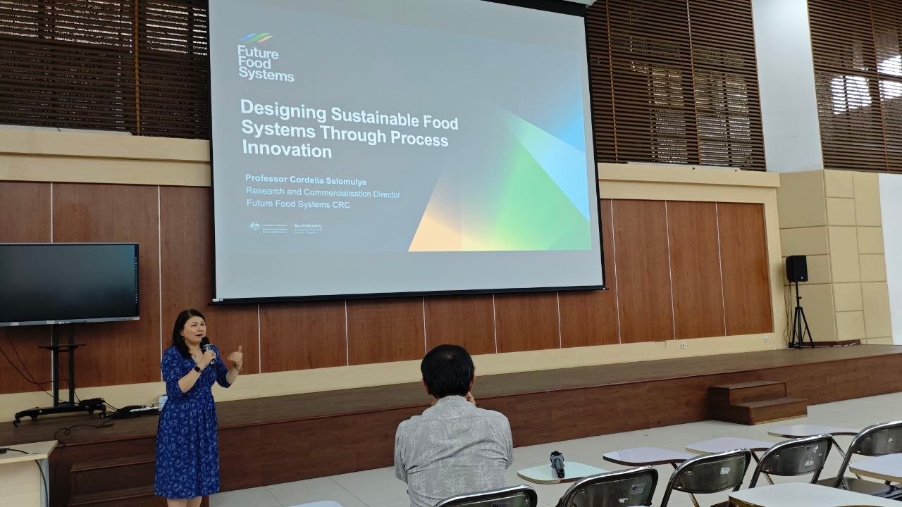 Kuliah Tamu Prof. Cordelia Selomulya di ITB Jatinangor: Inovasi Proses untuk Sistem Pangan Berkelanjutan